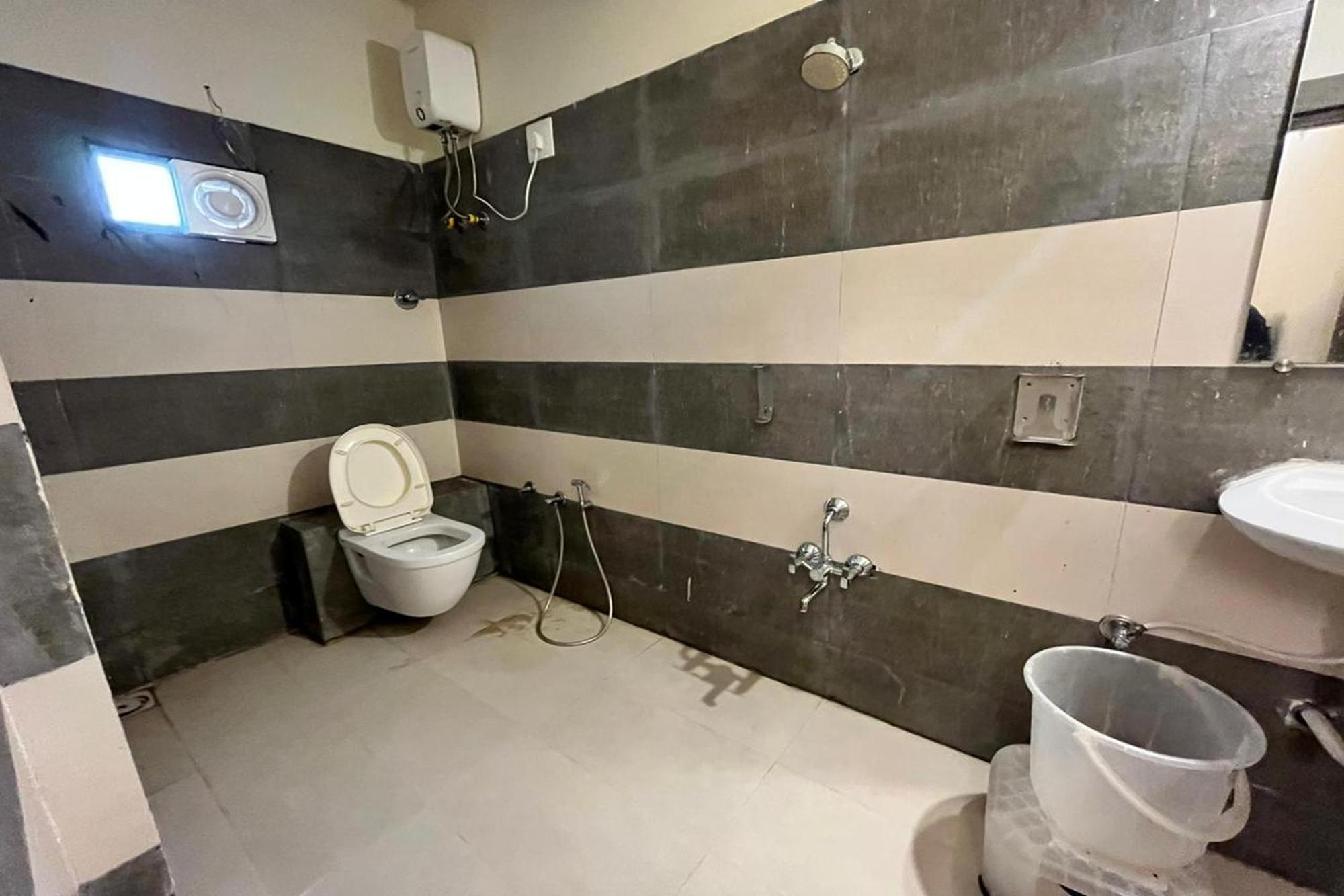 Hotel Kalyan Palace Batwa Экстерьер фото